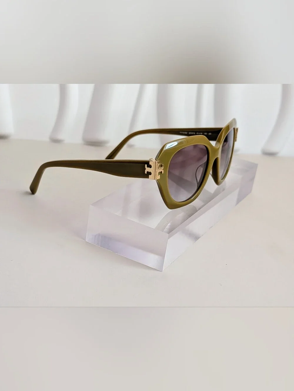 NIB Tory Burch 51mm Olive Cat Eye Sunglasses Case Dust Bag